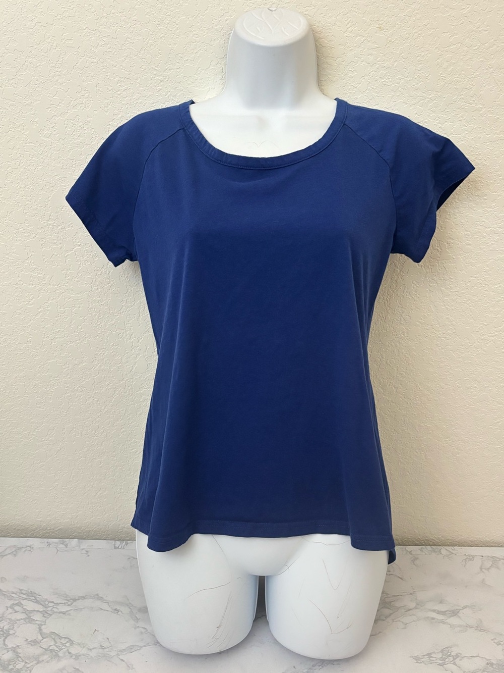 Goodnight Kiss Short Sleeve Round Neck Shirt Size M Dark Blue Pullover Top